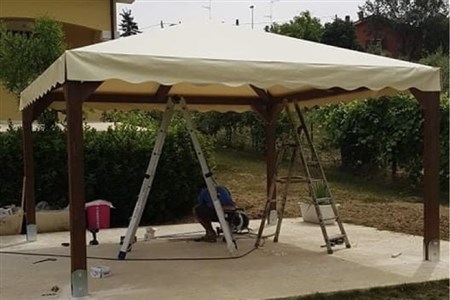 STRUTTURE IN LEGNO GAZEBO IN LEGNO SU MISURA